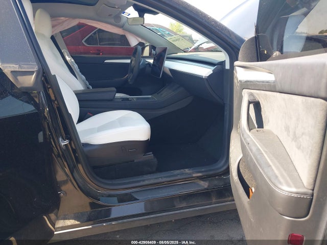 2023 TESLA MODEL Y 7SAYGDEE8PF616876 Photo 4
