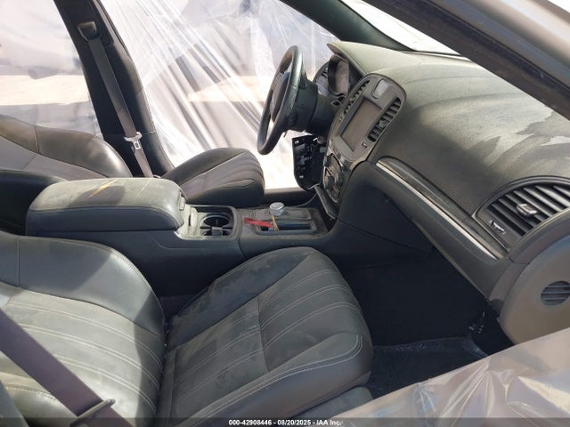 Chrysler 300 2018 2C3CCABG4JH240237 Image 5