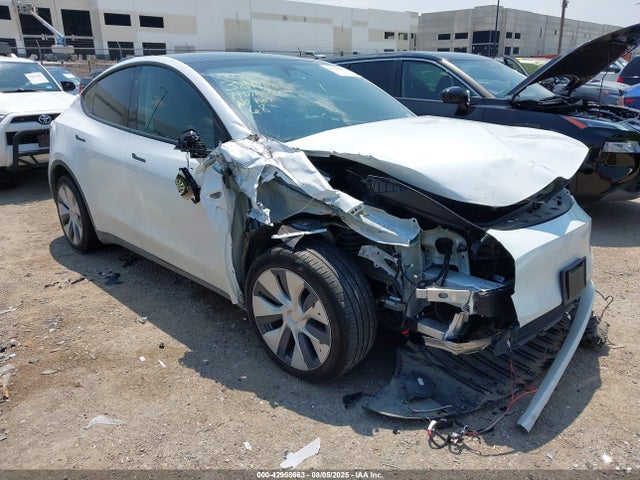 2024 TESLA MODEL Y 7SAYGDEE5RA275985 Photo 0