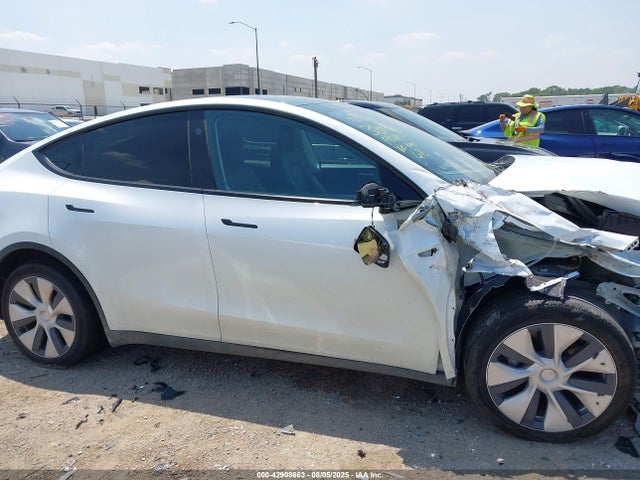 7SAYGDEE5RA275985 Tesla Model Y
