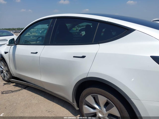 7SAYGDEE5RA275985 Tesla Model Y