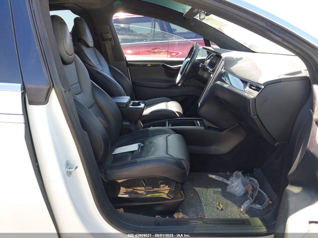 2016 TESLA MODEL X 5YJXCBE22GF021486 Photo 4