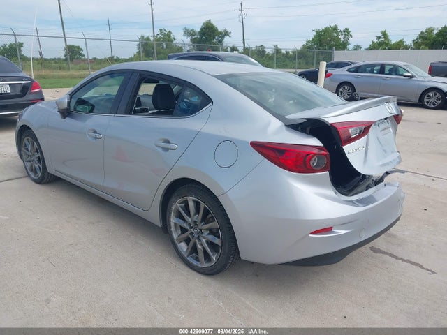 Mazda py 2018 3MZBN1V37JM204955 Image 3