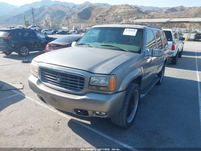 2000 CADILLAC ESCALADE 1GYEK63RXYR211818 Photo 1