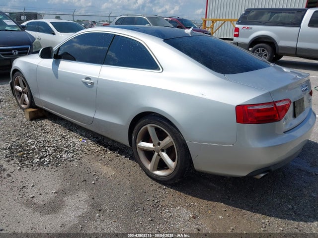 2009 AUDI A5 WAUDK78T29A005336 Photo 2