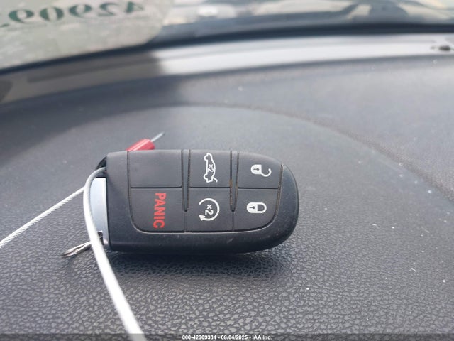 2C3CCAGGXGH183172 Chrysler 300