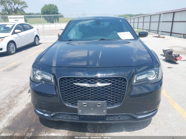 2C3CCAGGXGH183172 Chrysler 300