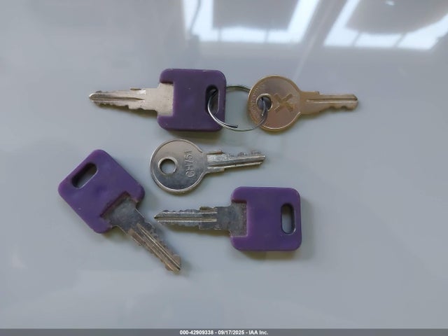 4YDT28220JG104840 Keystone keystone