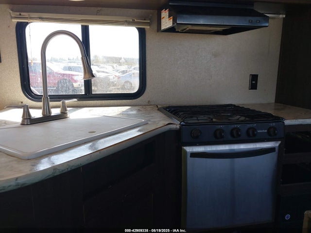 4YDT28220JG104840 Keystone keystone