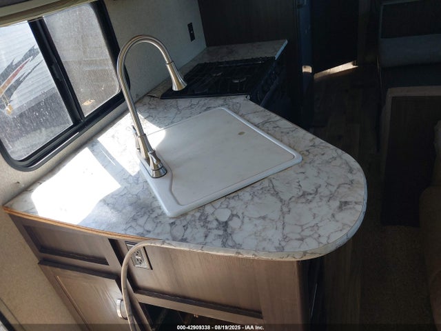 4YDT28220JG104840 Keystone keystone