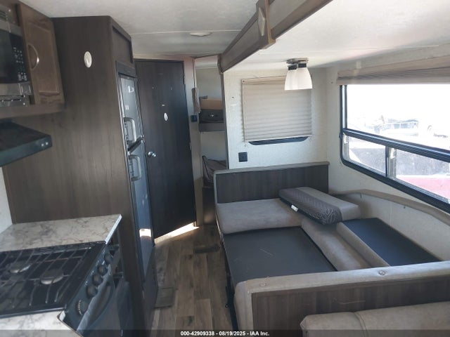 4YDT28220JG104840 Keystone keystone