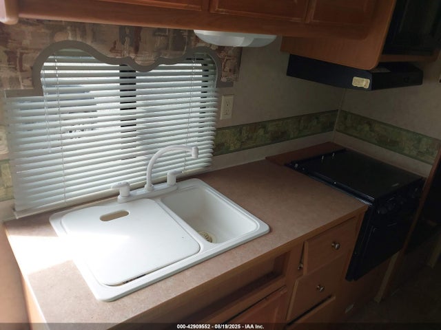 Продажа на аукционе авто 2007 Four Winds Travel Trailer, vin: 47CTFTN287G524505, номер лота: 42909552