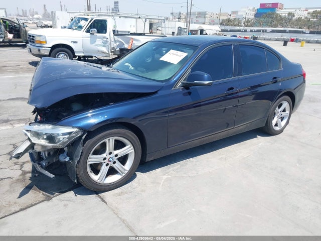 BMW 2016 2016 WBA8E9G59GNT45399 Image 2