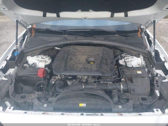 2018 JAGUAR F-PACE SADCJ2FN6JA256684 Photo 9