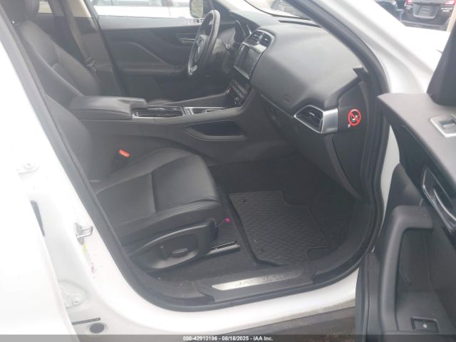 2018 JAGUAR F-PACE SADCJ2FN6JA256684 Photo 4