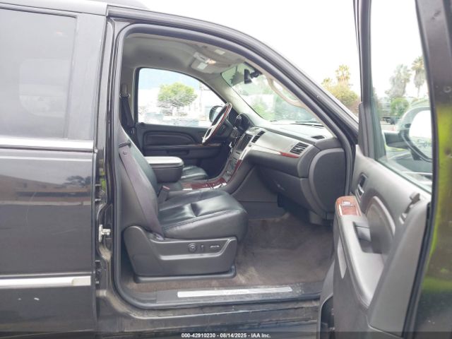 2011 CADILLAC ESCALADE ESV 1GYS4GEF1BR232165 Photo 4