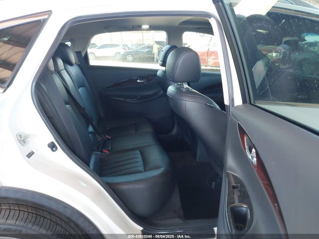 Infiniti 2017 2017 JN1BJ0RP2HM381749 Image 8