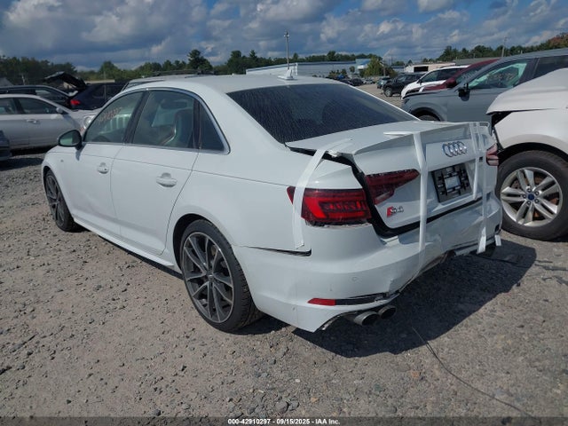 2018 AUDI S4 WAUB4AF4XJA101715 Photo 2