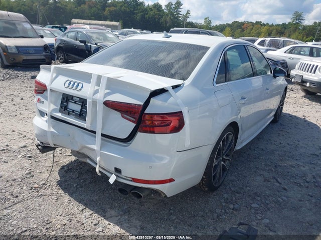 2018 AUDI S4 WAUB4AF4XJA101715 Photo 3