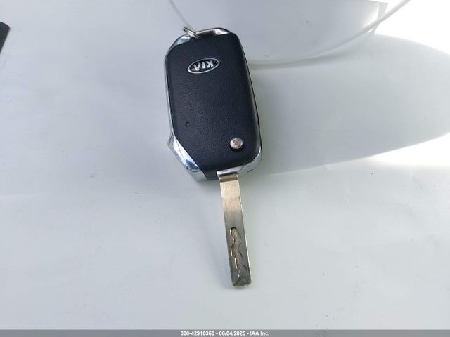 KNDJ23AU6L7056375 KIA mpi nu