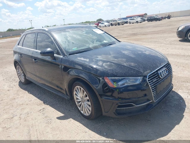 2016 AUDI A3 E-TRON WAUTPBFF5GA082695 Photo 0