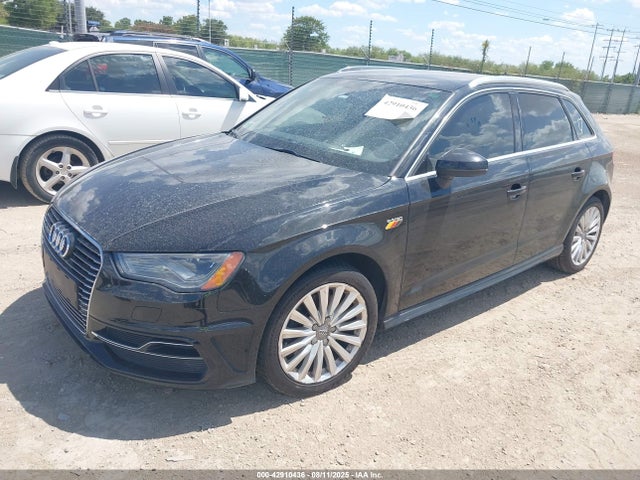2016 AUDI A3 E-TRON WAUTPBFF5GA082695 Photo 1