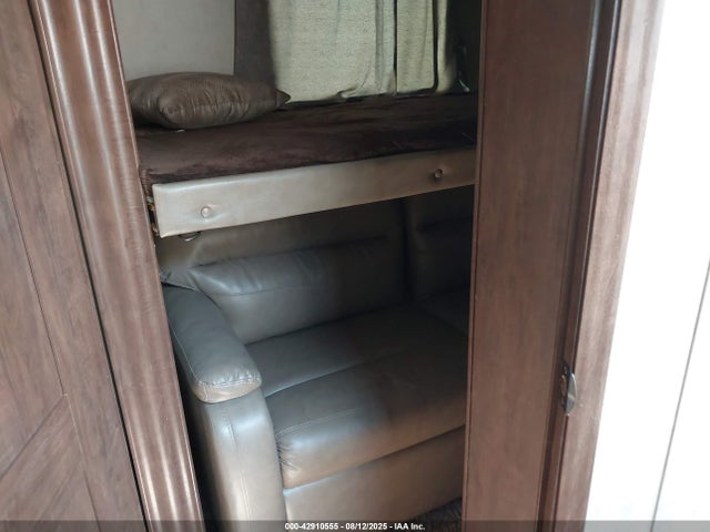 4X4FSAN29JJ036960 Other 2018