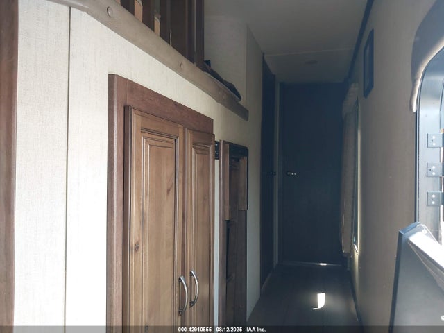 4X4FSAN29JJ036960 Other 2018