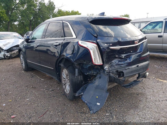 2017 CADILLAC XT5 1GYKNDRSXHZ222004 Photo 2