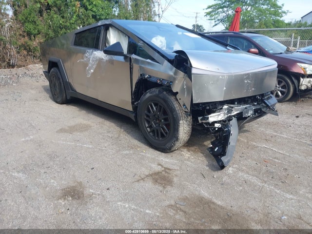 2025 TESLA CYBERTRUCK 7G2CEHEE3SA061973