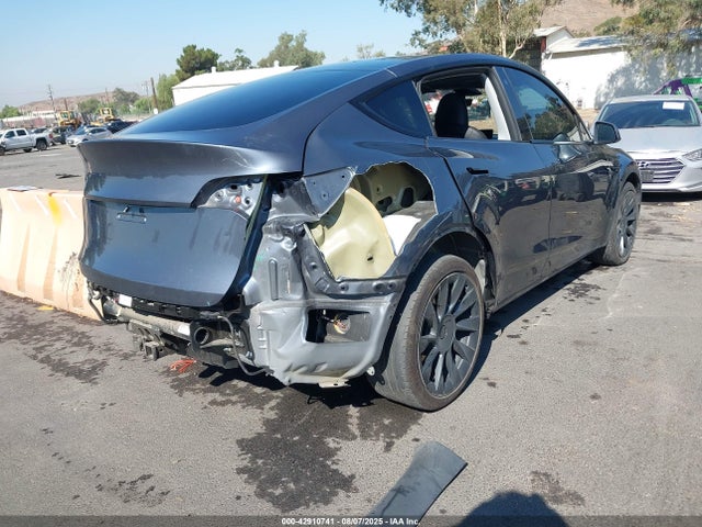 2023 TESLA MODEL Y 7SAYGDEE0PA128759 Photo 3