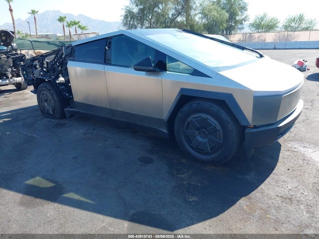 2025 TESLA CYBERTRUCK 7G2CEHEE1SA062023 Photo 0