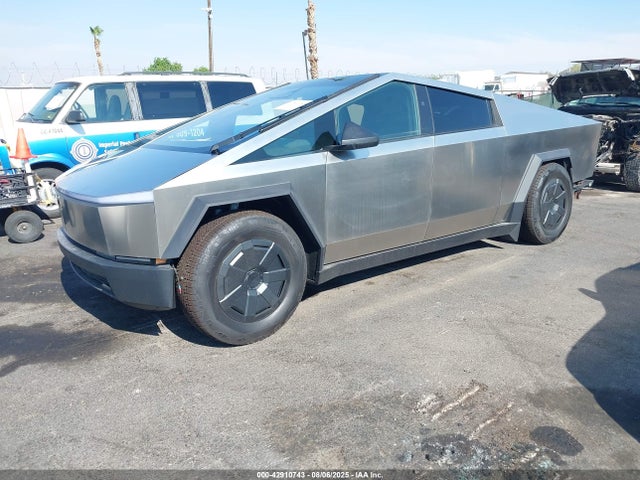2025 TESLA CYBERTRUCK 7G2CEHEE1SA062023 Photo 1