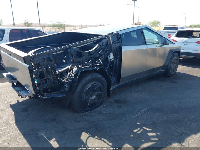 2025 TESLA CYBERTRUCK 7G2CEHEE1SA062023 Photo 3