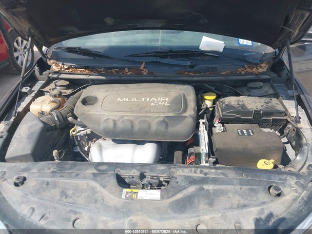 1C3CCCAB7GN166250 Chrysler 200