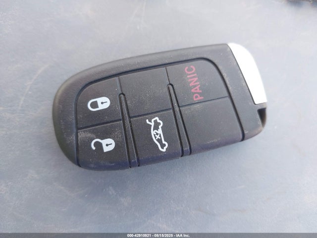 1C3CCCAB7GN166250 Chrysler 200