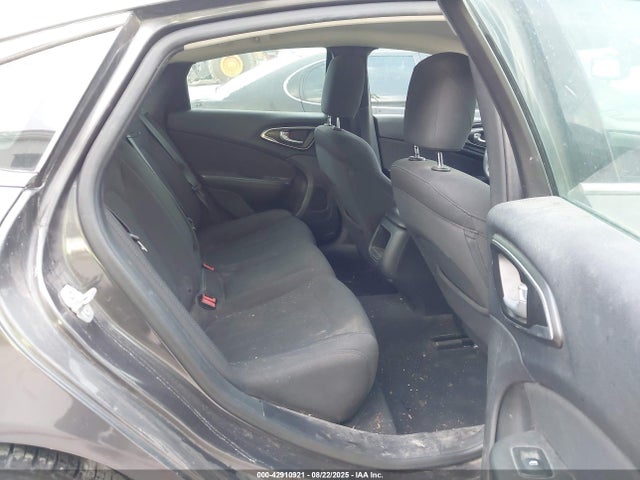1C3CCCAB7GN166250 Chrysler 200