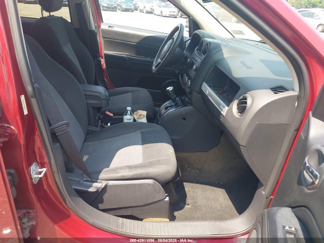 Jeep 2016 2016 1C4NJDBB3GD686983 Image 5