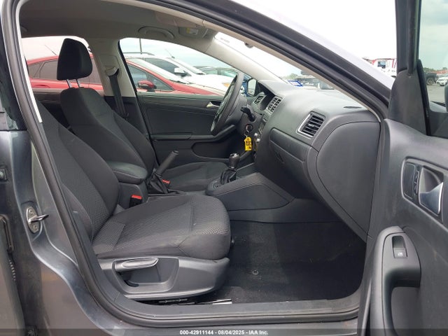 3VW1K7AJ7EM314812 Volkswagen Jetta