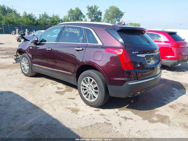 2018 CADILLAC XT5 1GYKNCRS3JZ202094 Photo 2