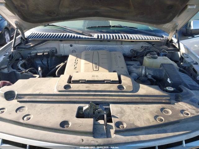 5LMJJ2J53EEL03008 Lincoln Navigator