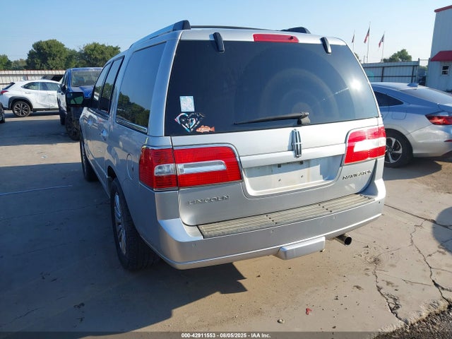 5LMJJ2J53EEL03008 Lincoln Navigator