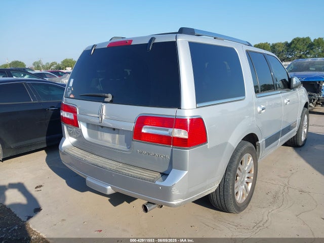 5LMJJ2J53EEL03008 Lincoln Navigator