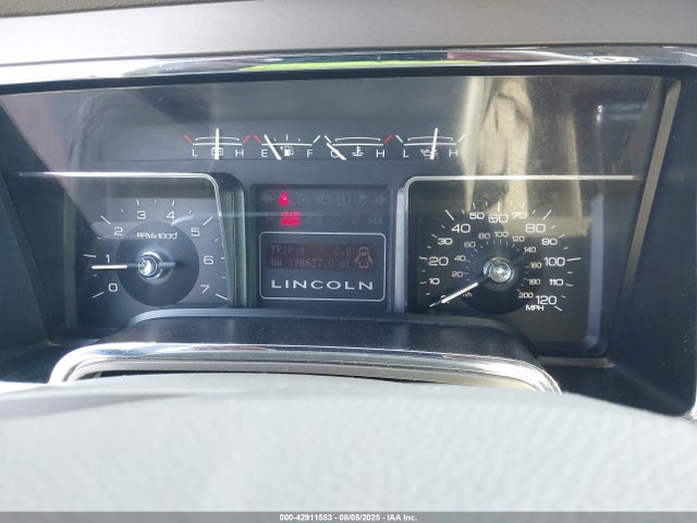 5LMJJ2J53EEL03008 Lincoln Navigator
