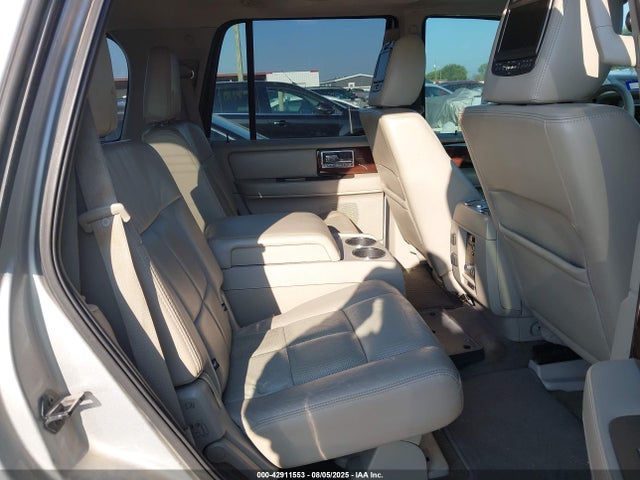 5LMJJ2J53EEL03008 Lincoln Navigator