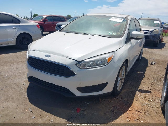 Ford 2016 2016 1FADP3K22GL213740 Image 2