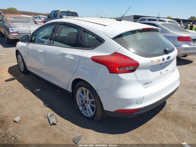 Ford 2016 2016 1FADP3K22GL213740 Image 3
