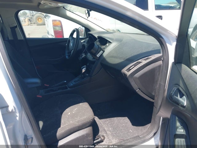 Ford 2016 2016 1FADP3K22GL213740 Image 5