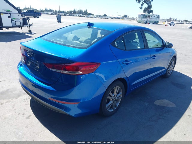 5NPD84LF2HH171364 Hyundai 2017
