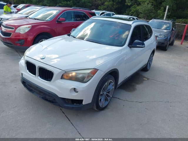 BMW X1 2014 WBAVM1C52EVW50110 Image 2